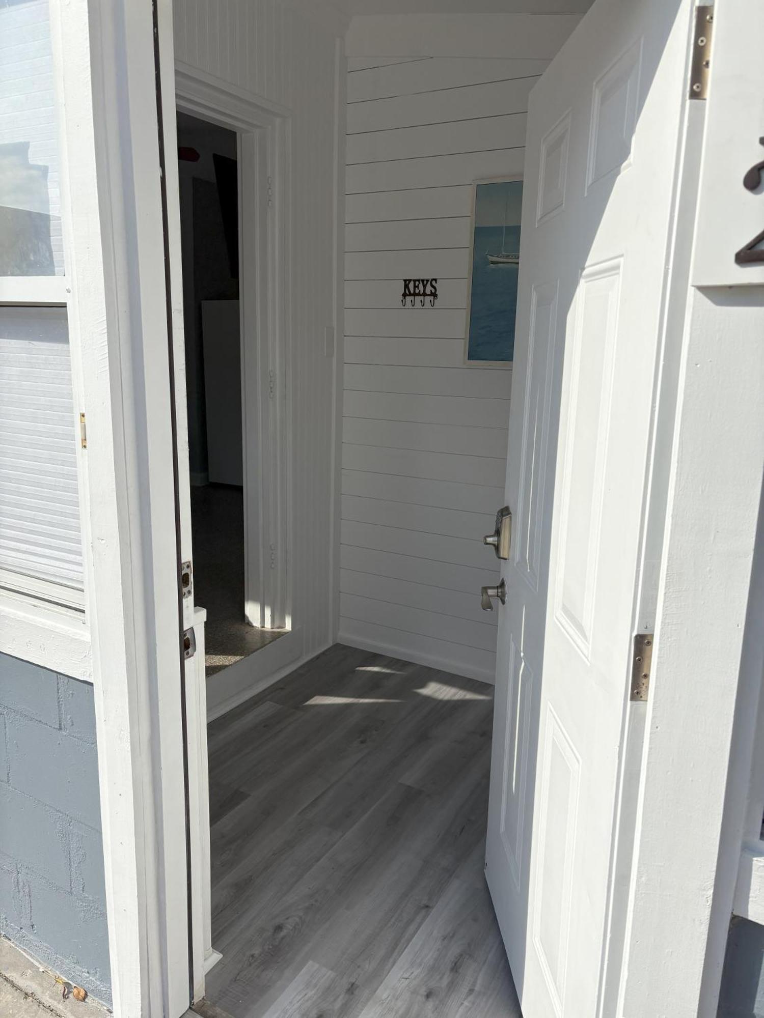 Cheerful 7 Bdrm With Private Pool One Block From Holiday home