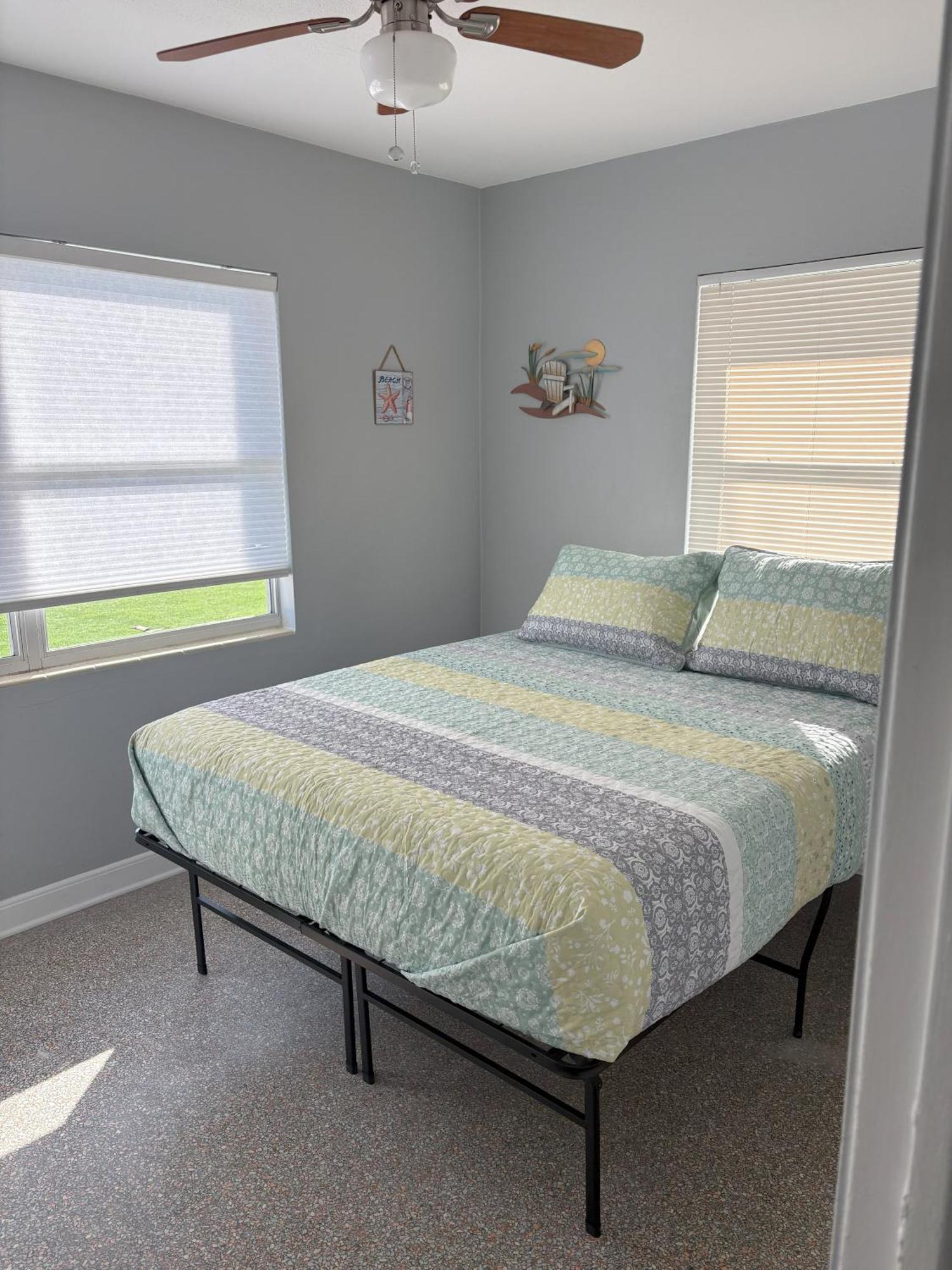 Cheerful 7 Bdrm With Private Pool One Block From * Clearwater Beach