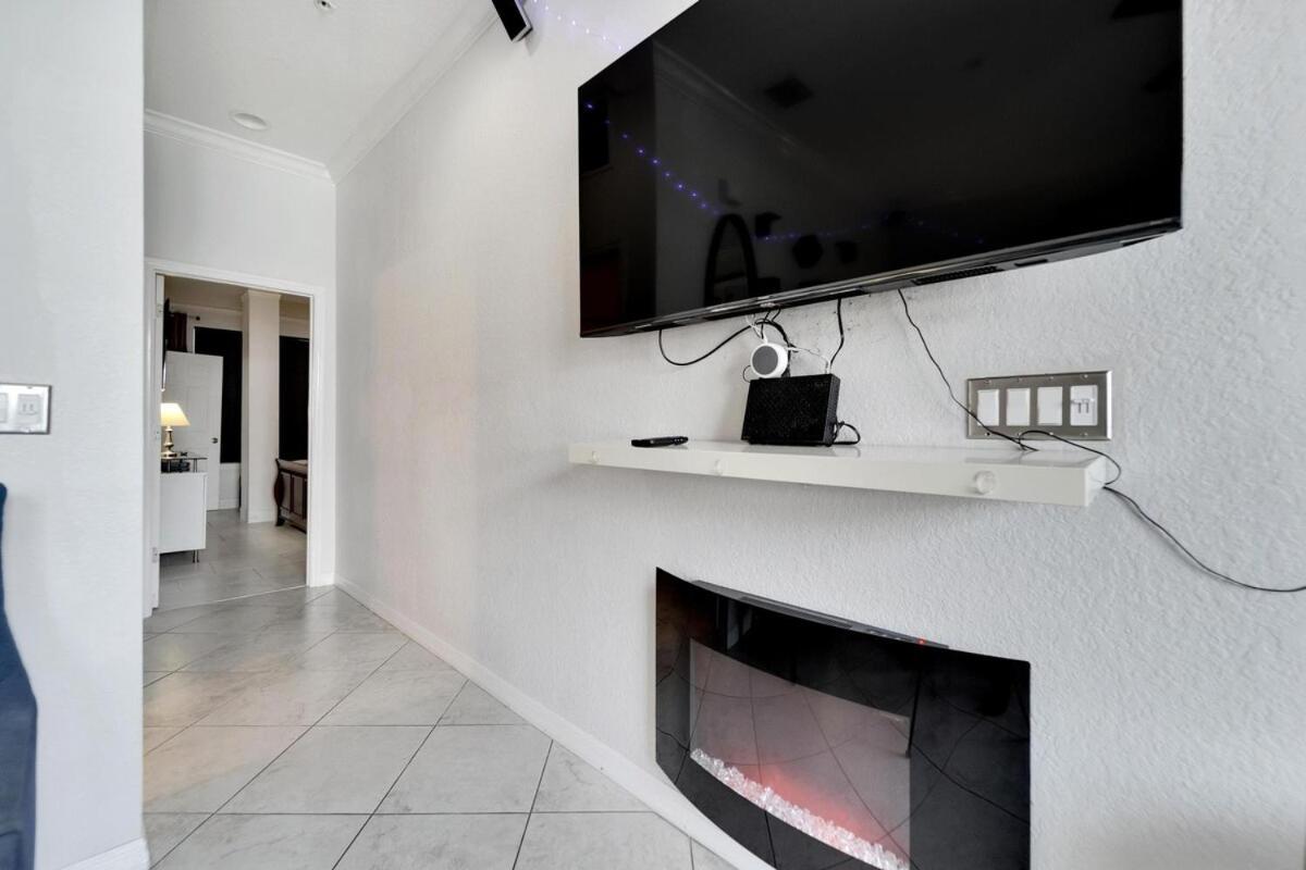 Holiday home Calm Waters Oasis - Dolphin Watch & Pool Access *