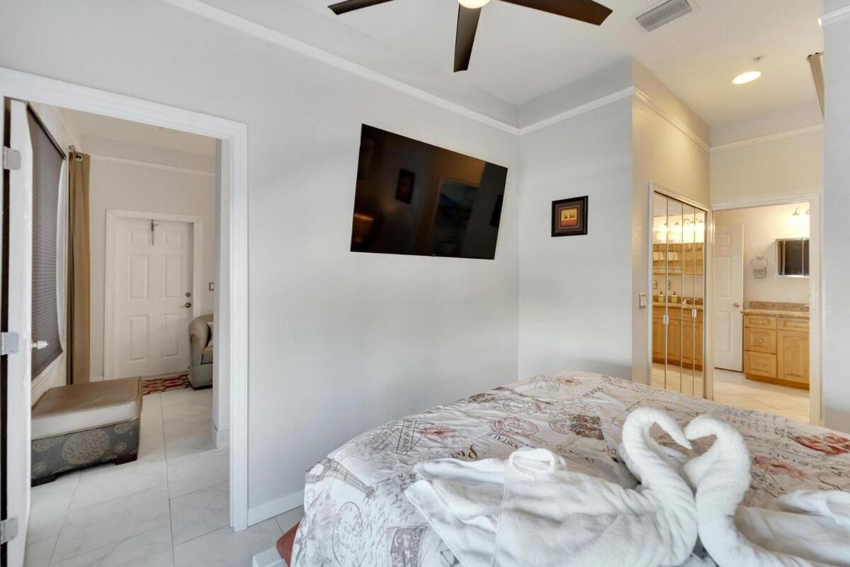 Holiday home Calm Waters Oasis - Dolphin Watch & Pool Access