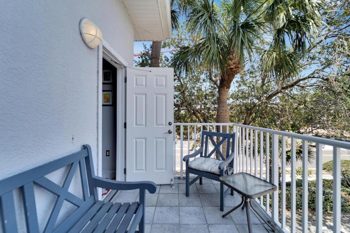 Calm Waters Oasis - Dolphin Watch & Pool Access *