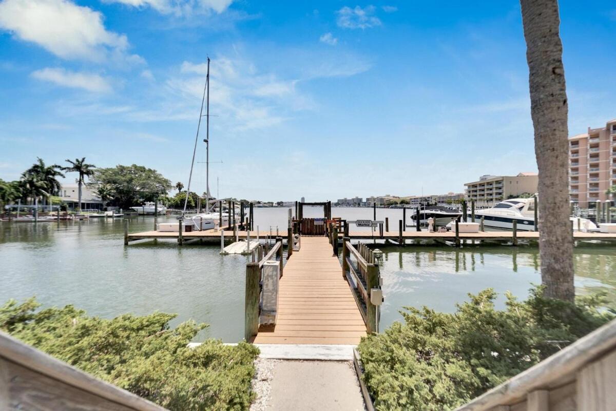 Calm Waters Oasis - Dolphin Watch & Pool Access * Clearwater Beach