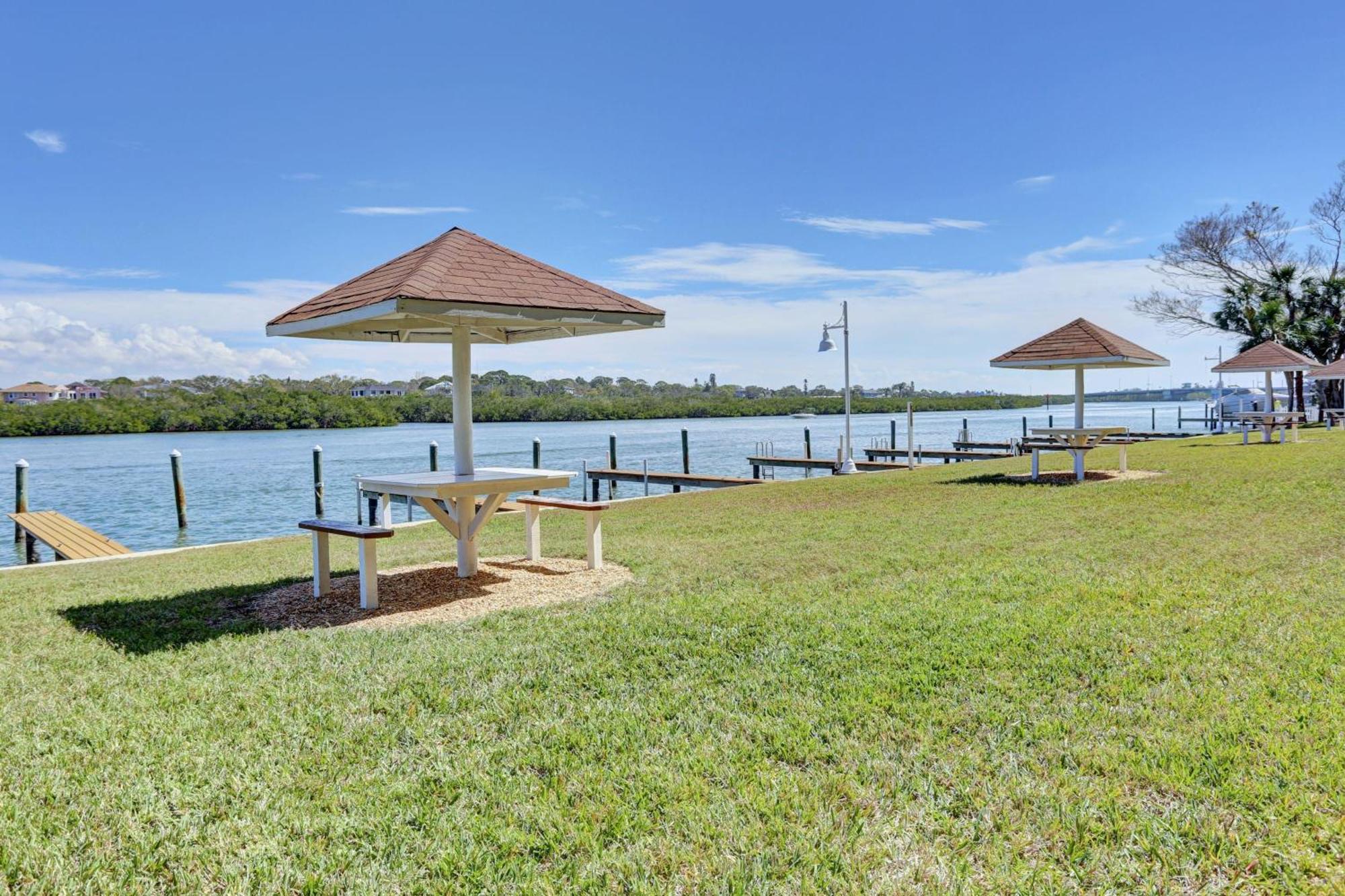 Bayshore Yacht & Tennis 806 Holiday home