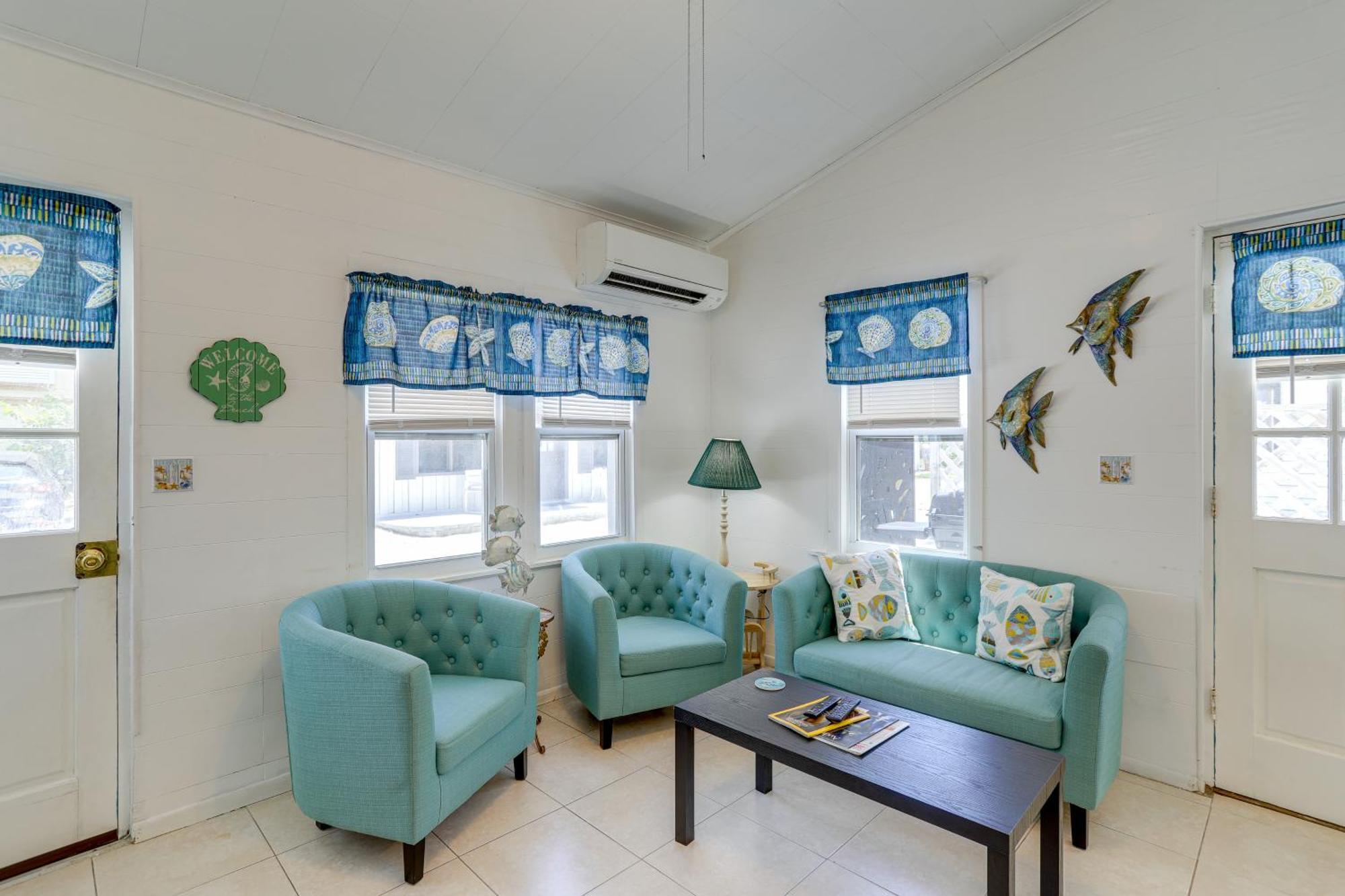 Cozy Indian Rocks Steps To Seawall! Holiday home Clearwater Beach