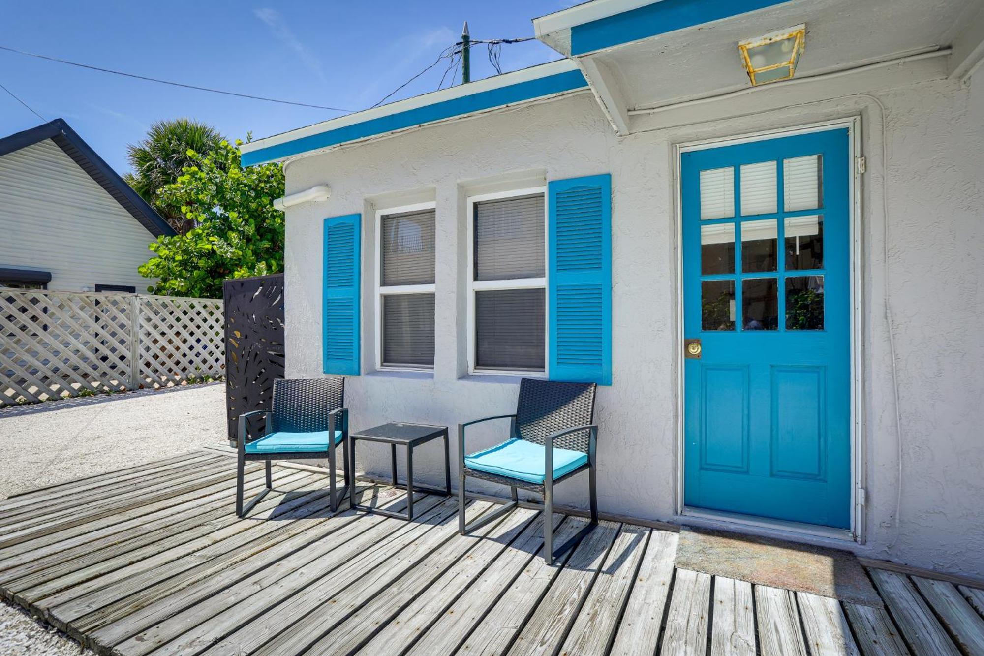Cozy Indian Rocks Steps To Seawall! Holiday home Clearwater Beach