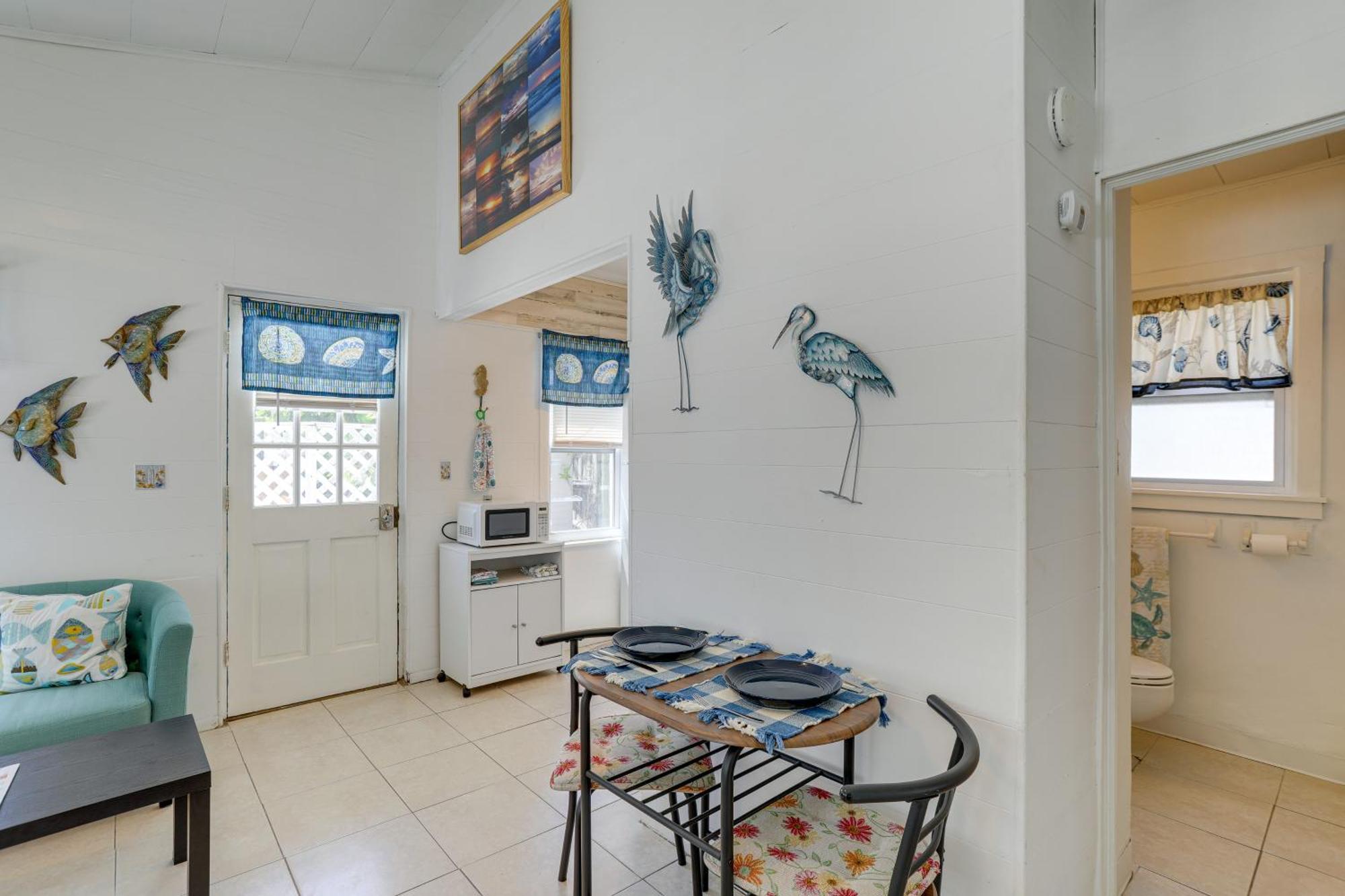 Cozy Indian Rocks Steps To Seawall! * Clearwater Beach