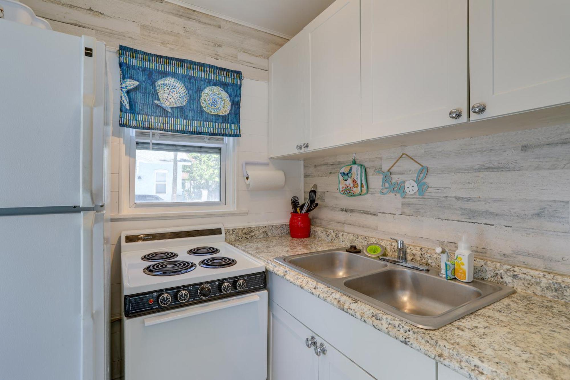 Cozy Indian Rocks Steps To Seawall! Clearwater Beach