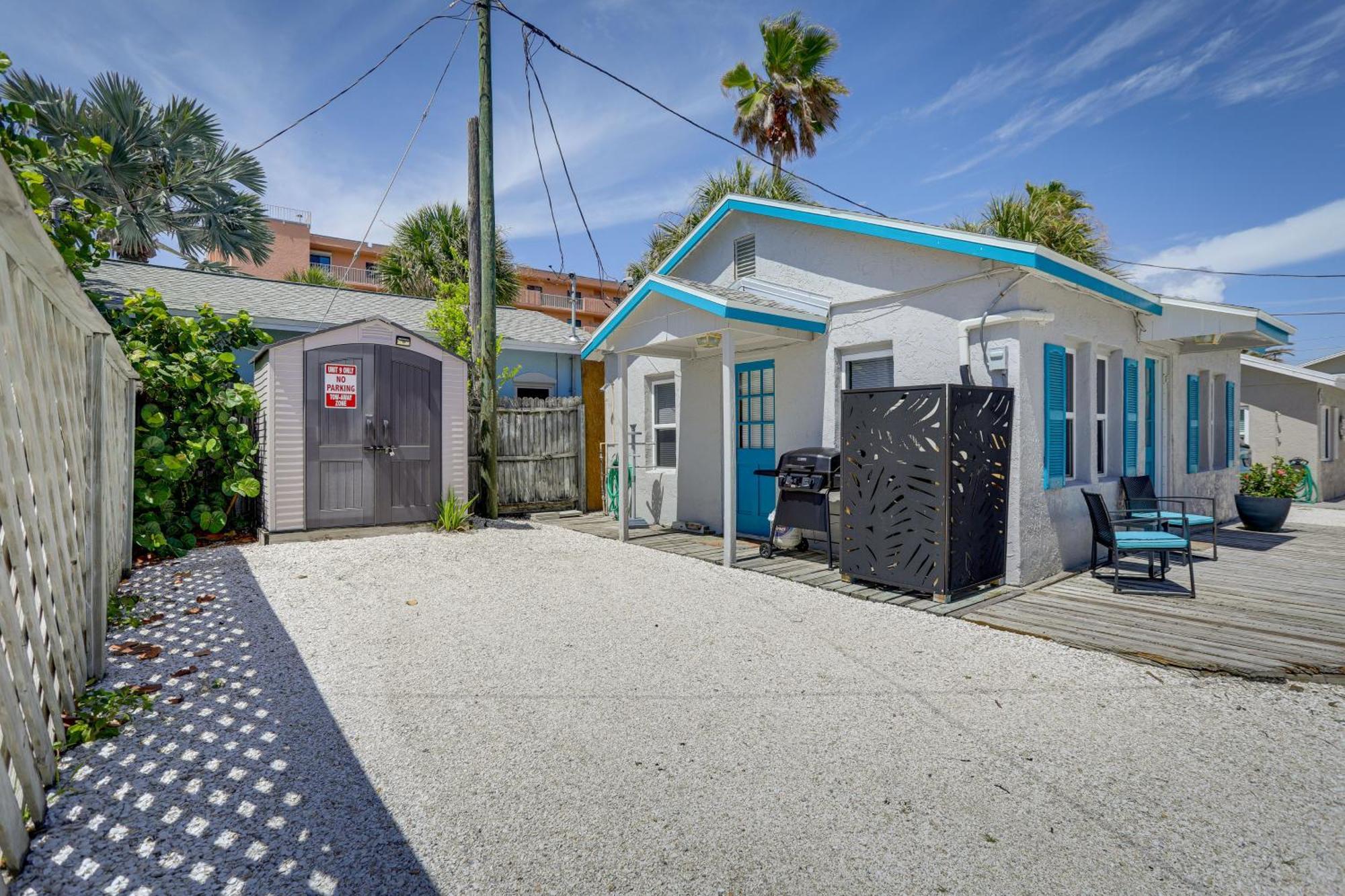 Cozy Indian Rocks Steps To Seawall! Holiday home