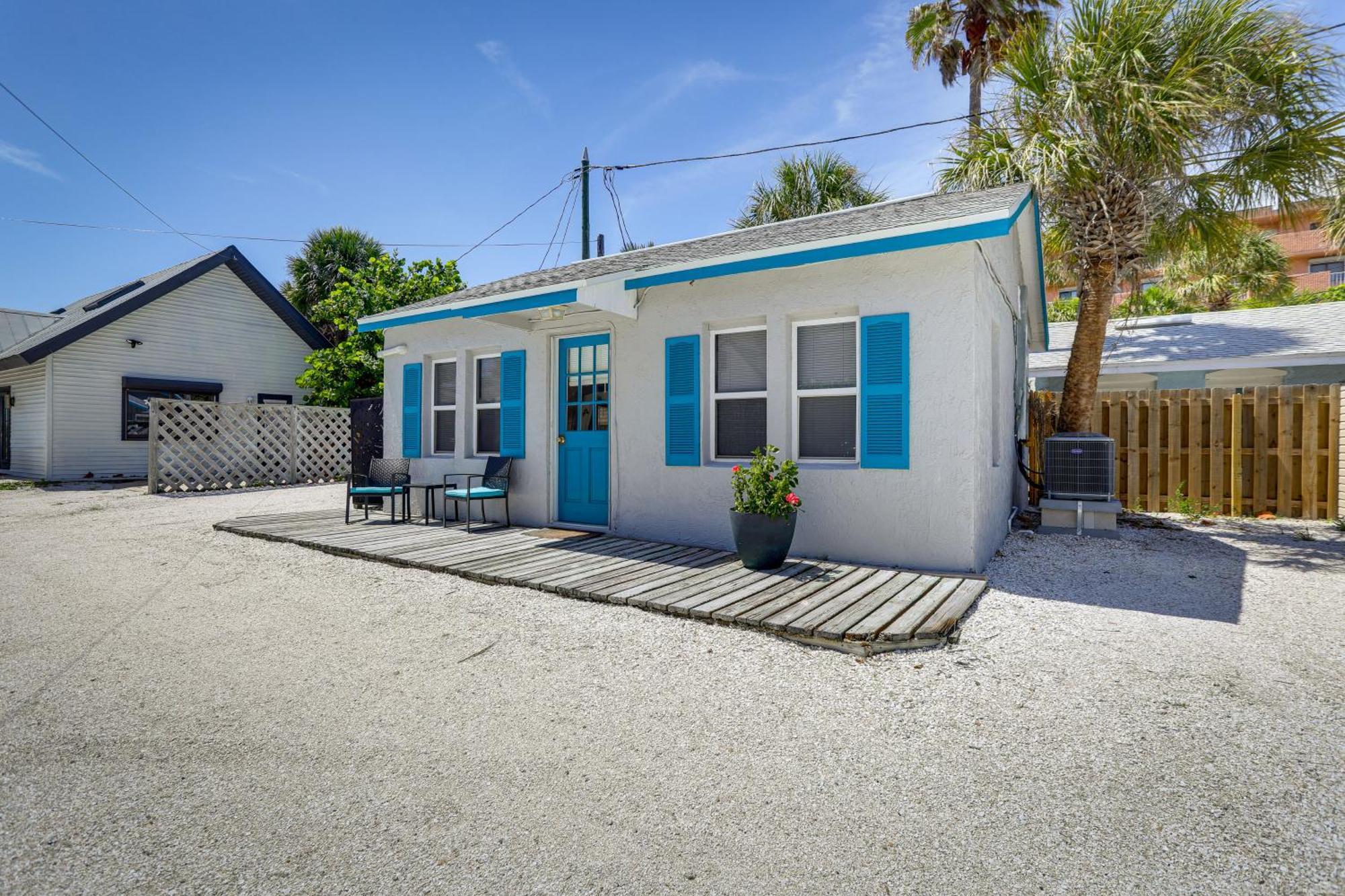 Cozy Indian Rocks Steps To Seawall! * Clearwater Beach