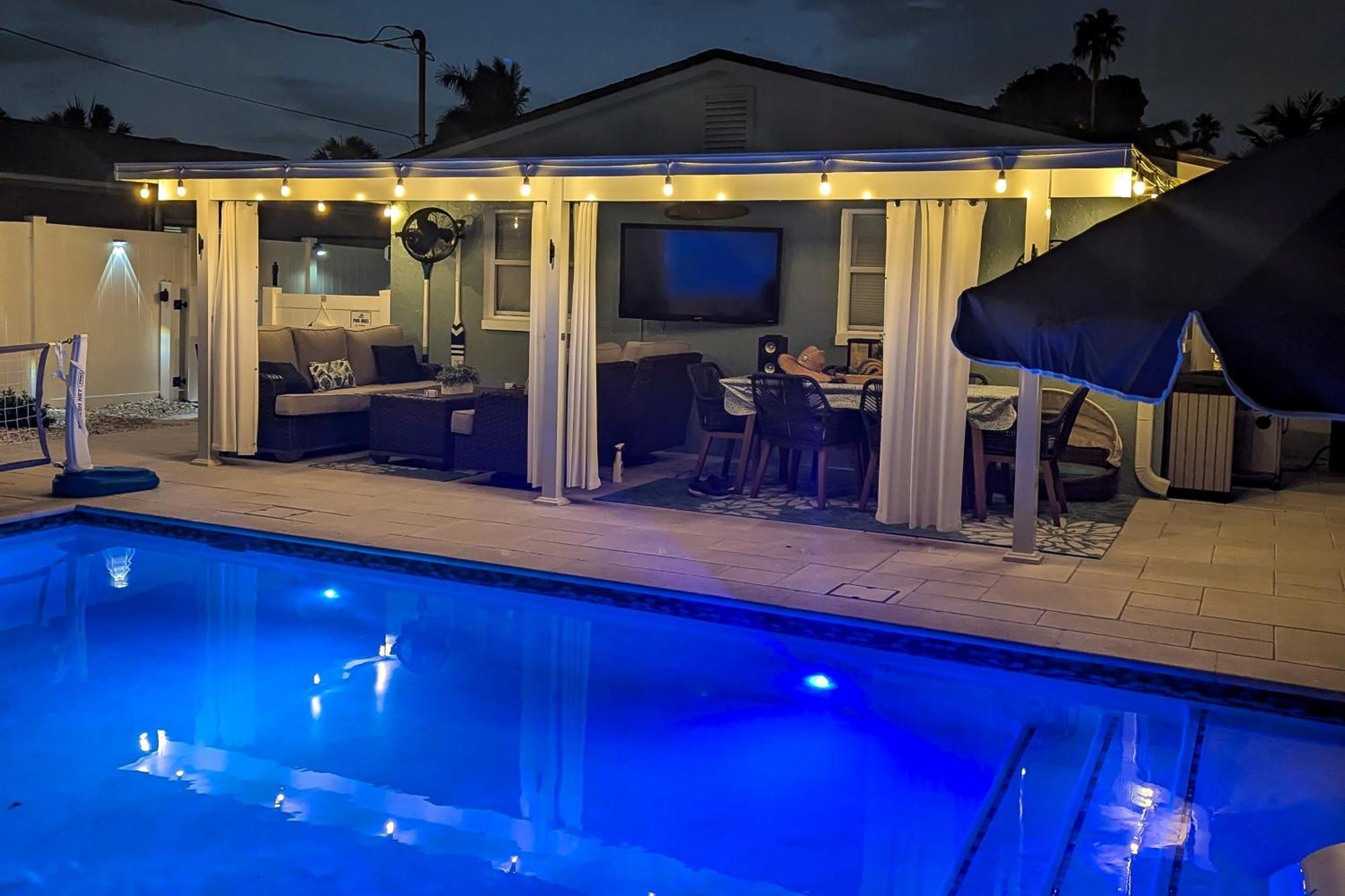 Out Of Office Oasis * Clearwater Beach