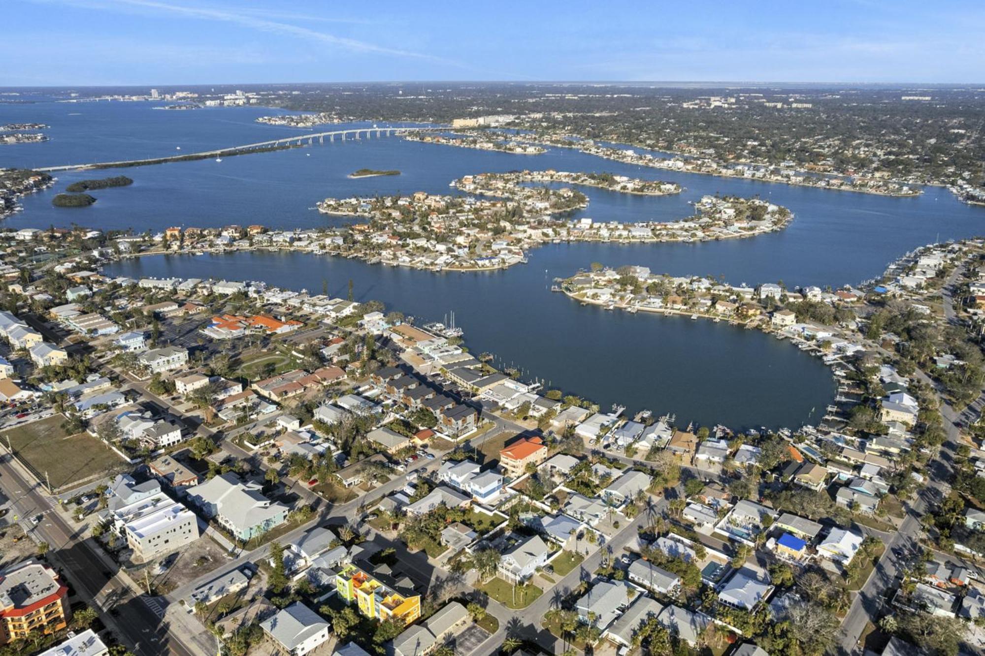 Indian Rocks Retreat Unit B * Clearwater Beach
