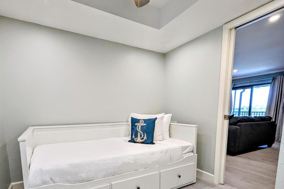 Sea Club #25 - Dolphin's Watch Holiday home Clearwater Beach