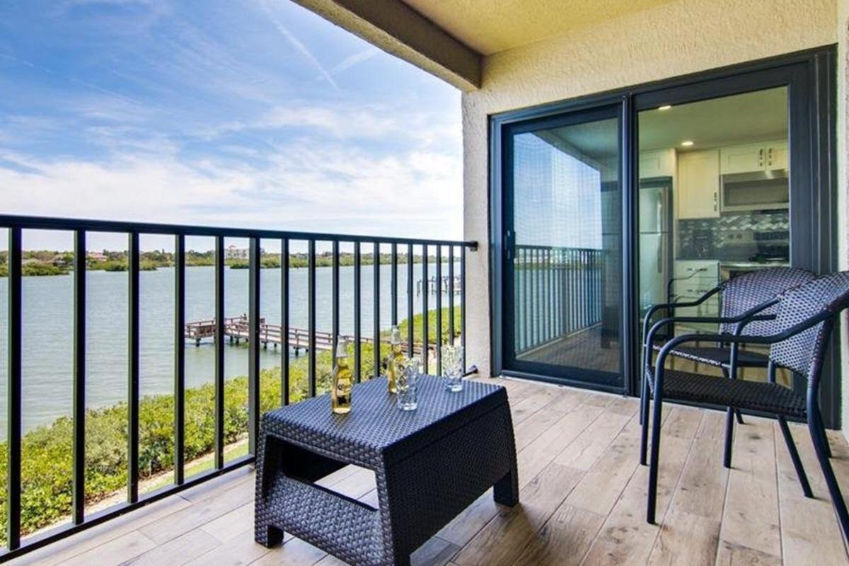 Sea Club #32 - Dolphins Lookout * Clearwater Beach
