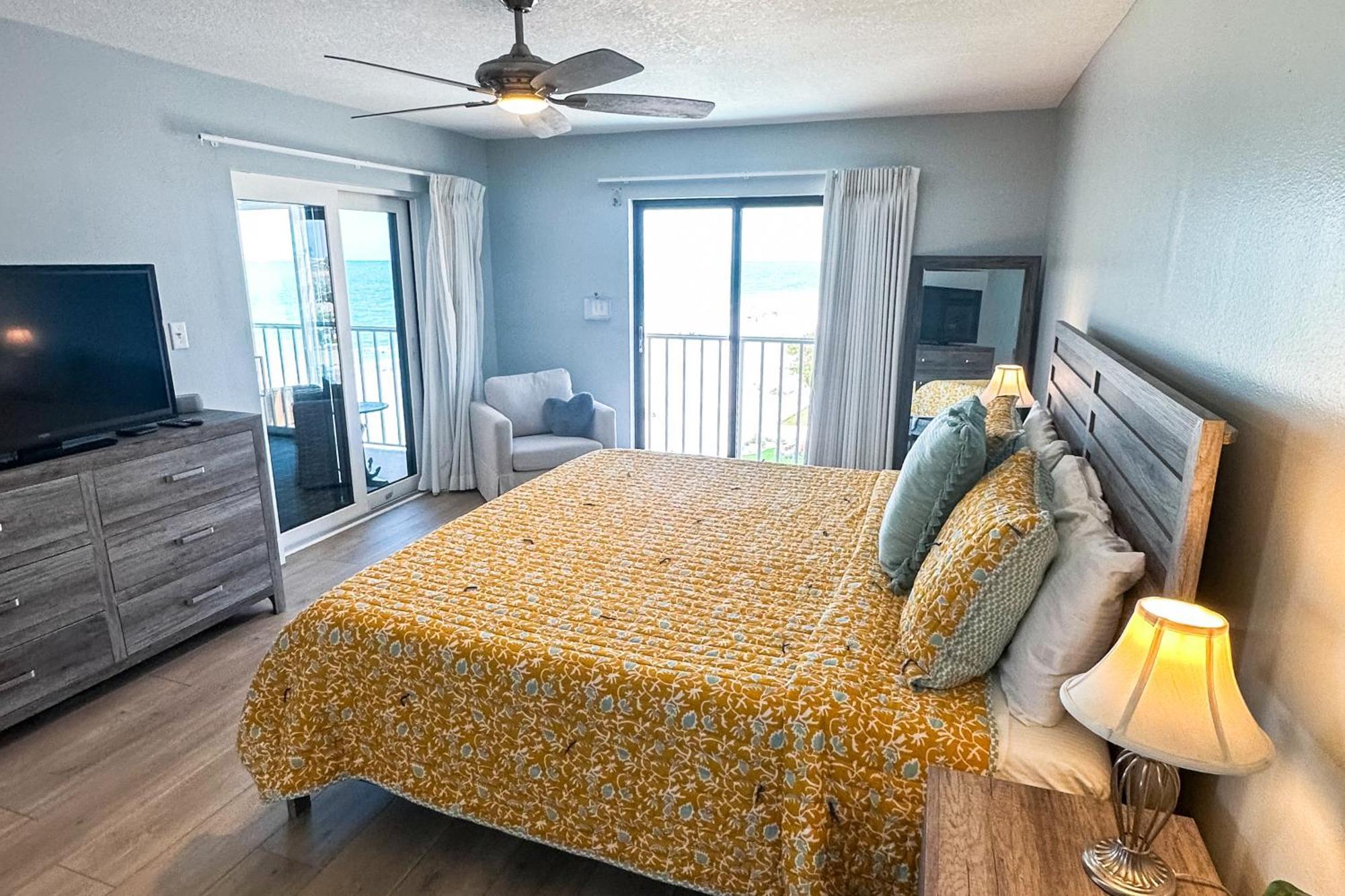 Apartment The Pelican's Brief *