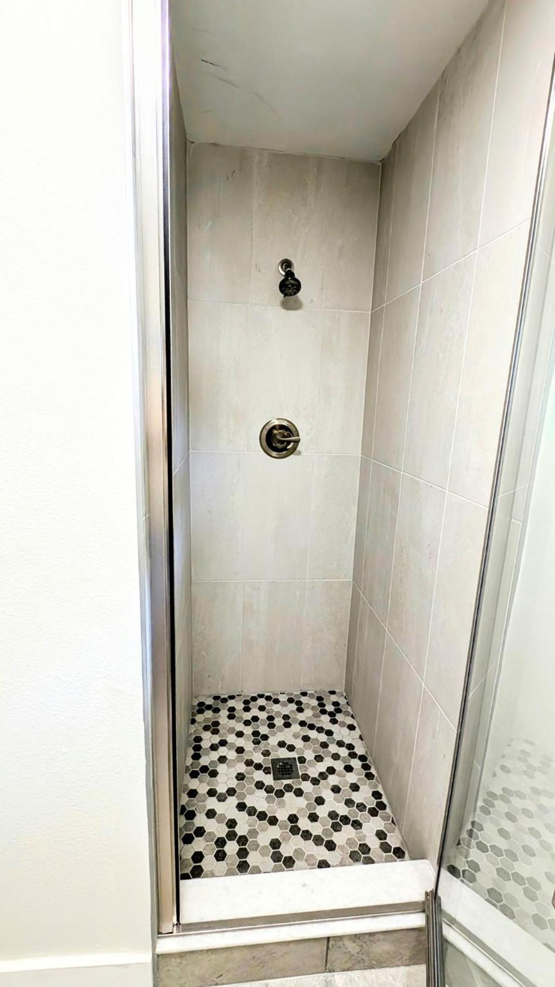 Sunny Retreat Unit 3 Apartment *