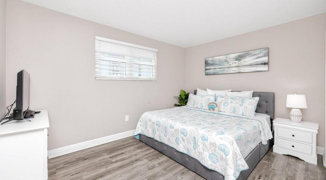 Coastal Retreat I Unbeatable Location I Sleeps 8 *