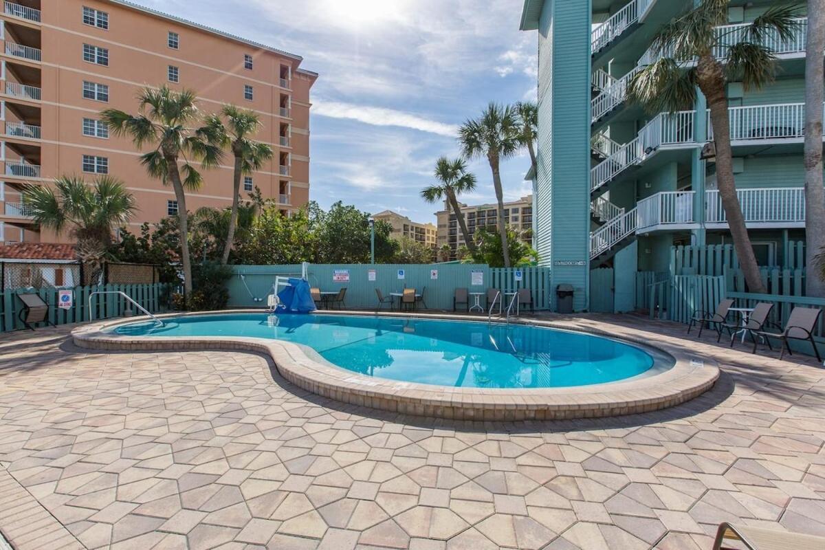 Coastal Retreat I Unbeatable Location I Sleeps 8 Clearwater Beach