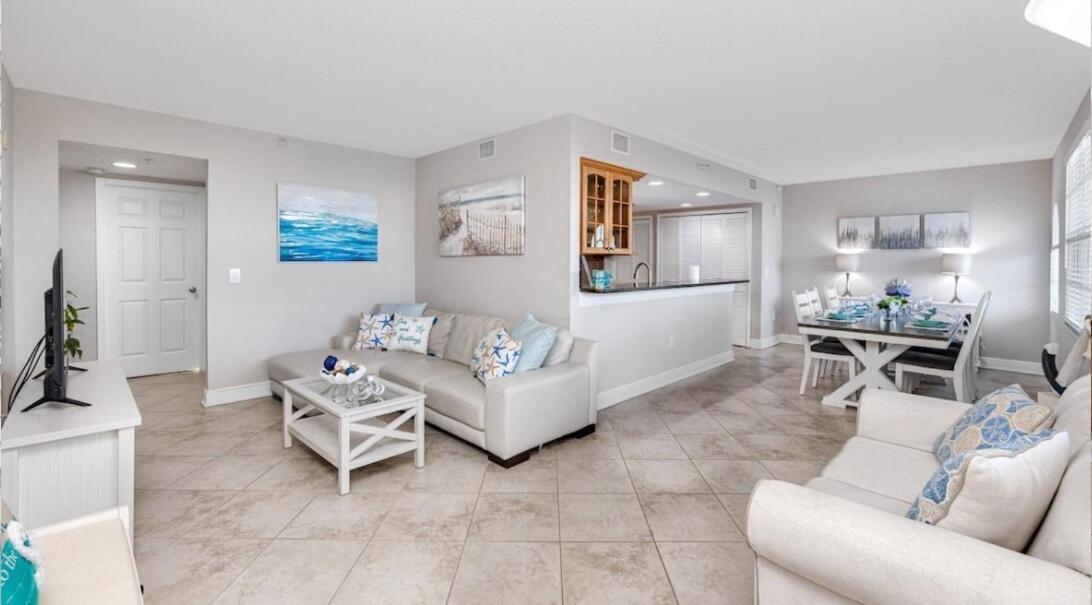 Coastal Retreat I Unbeatable Location I Sleeps 8 Apartment *