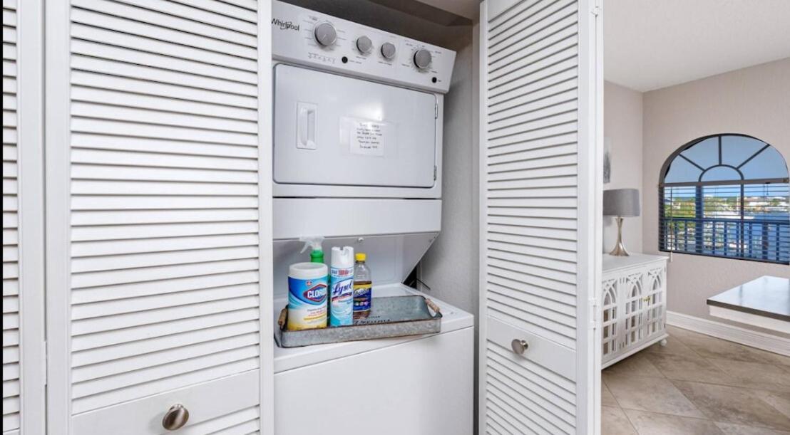Coastal Retreat I Unbeatable Location I Sleeps 8