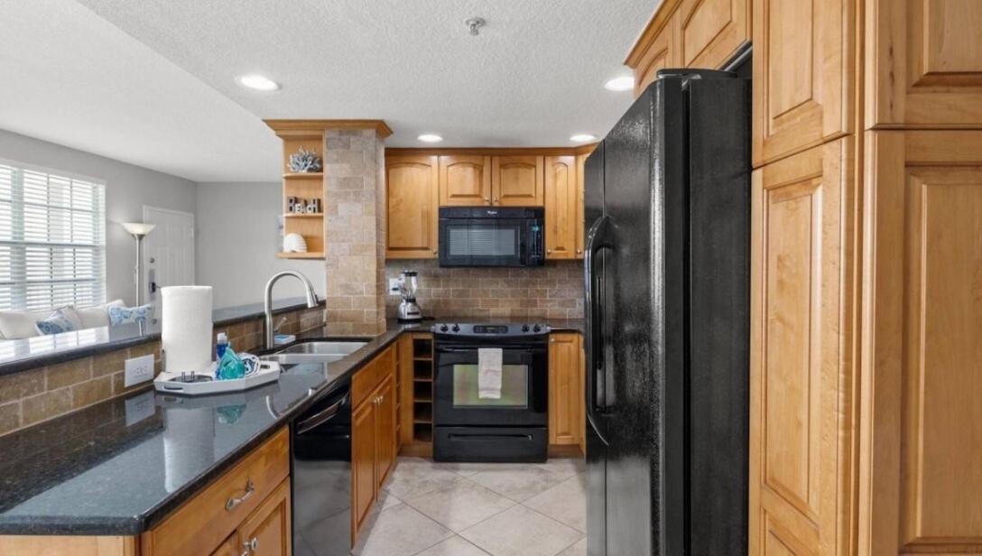 Coastal Retreat I Unbeatable Location I Sleeps 8 Apartment Clearwater Beach