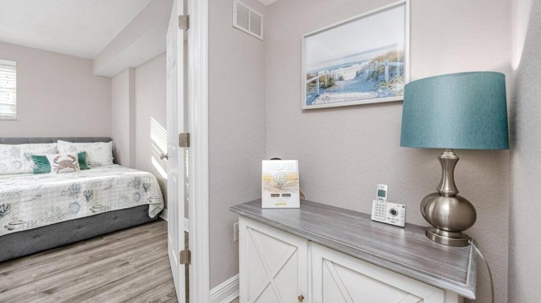 Apartment Coastal Retreat I Unbeatable Location I Sleeps 8