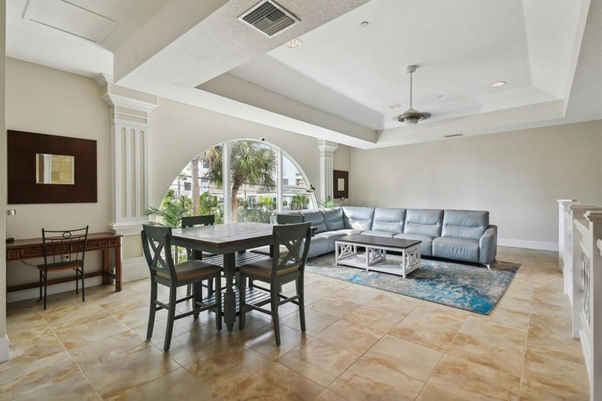 Apartment Coastal Retreat I Unbeatable Location I Sleeps 8 Clearwater Beach