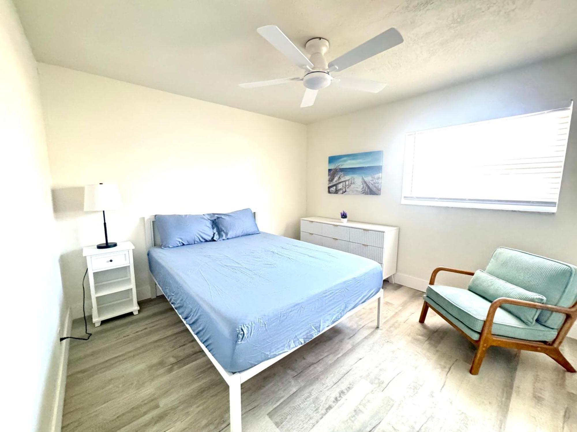 Sunny Shores Retreat 3 Apartment