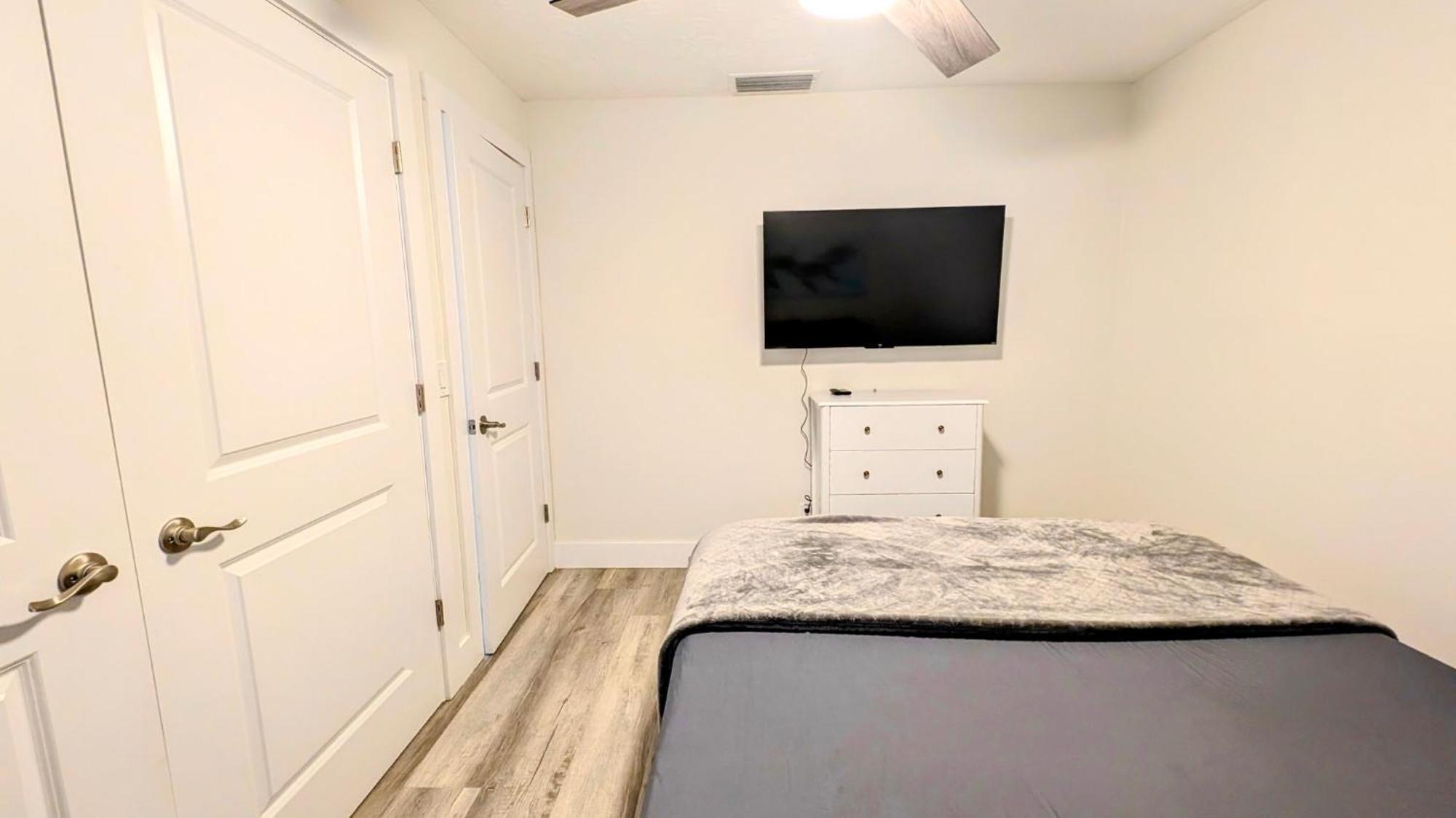 Sunny Shores Retreat 1