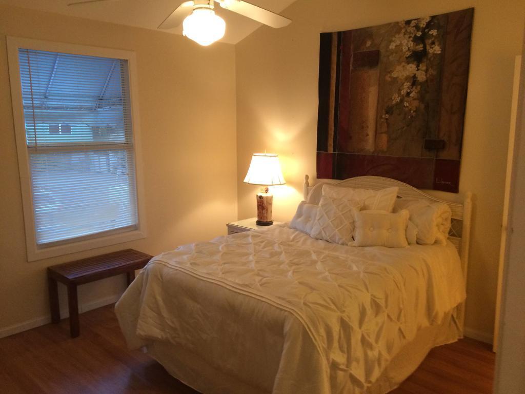 Aqua Beach Two Bedroom Apartment *
