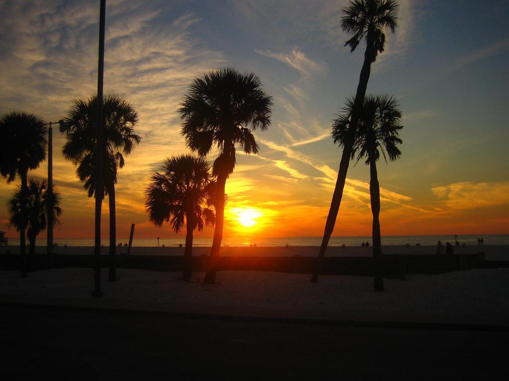 Luxury 5 Star Water Front 3 Beds 2 Bath Pool Hot-tub And Views * Clearwater Beach
