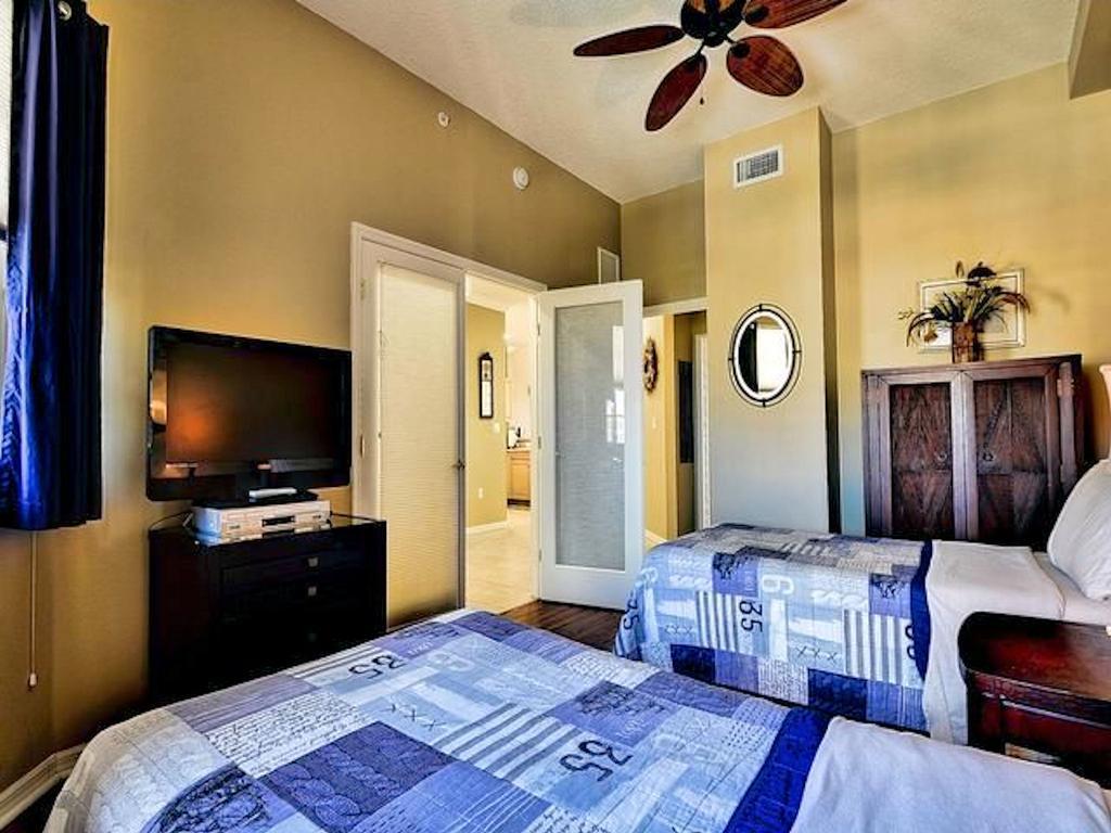Apartment Luxury 5 Star Water Front 3 Beds 2 Bath Pool Hot-tub And Views Clearwater Beach