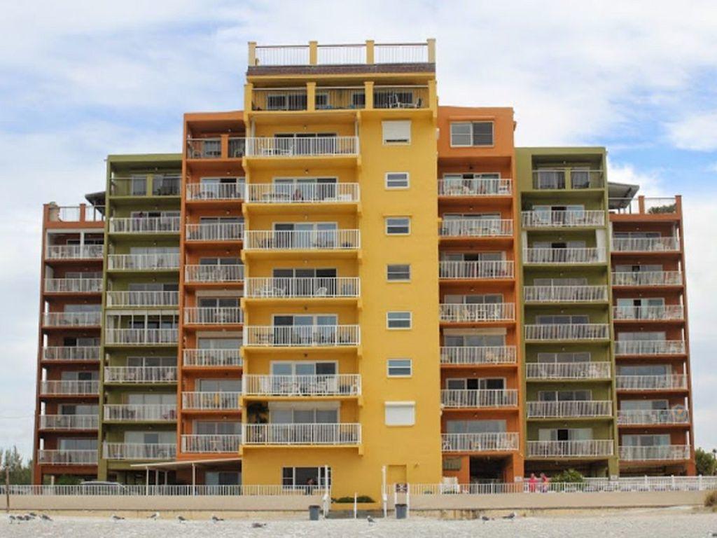 Apartment Iii *