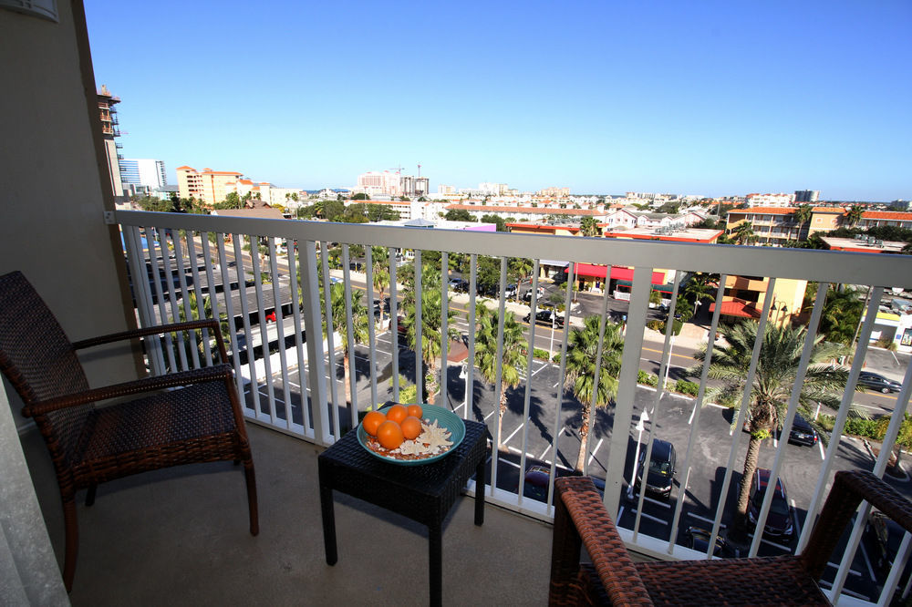 Dreamview Beachfront & 3* Clearwater Beach