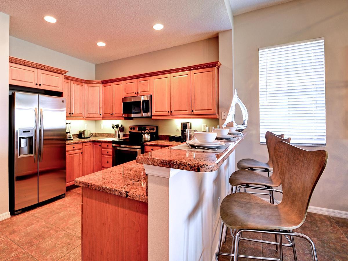 Harborview Grande 700 Waterfront *
