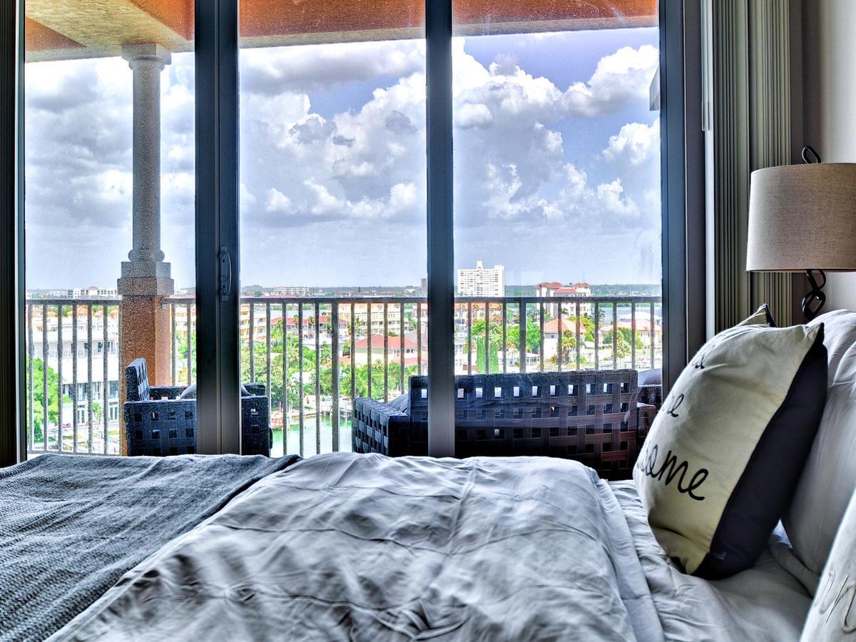 Harborview Grande 700 Waterfront Apartment