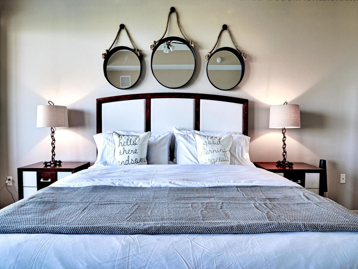 Harborview Grande 700 Waterfront Apartment