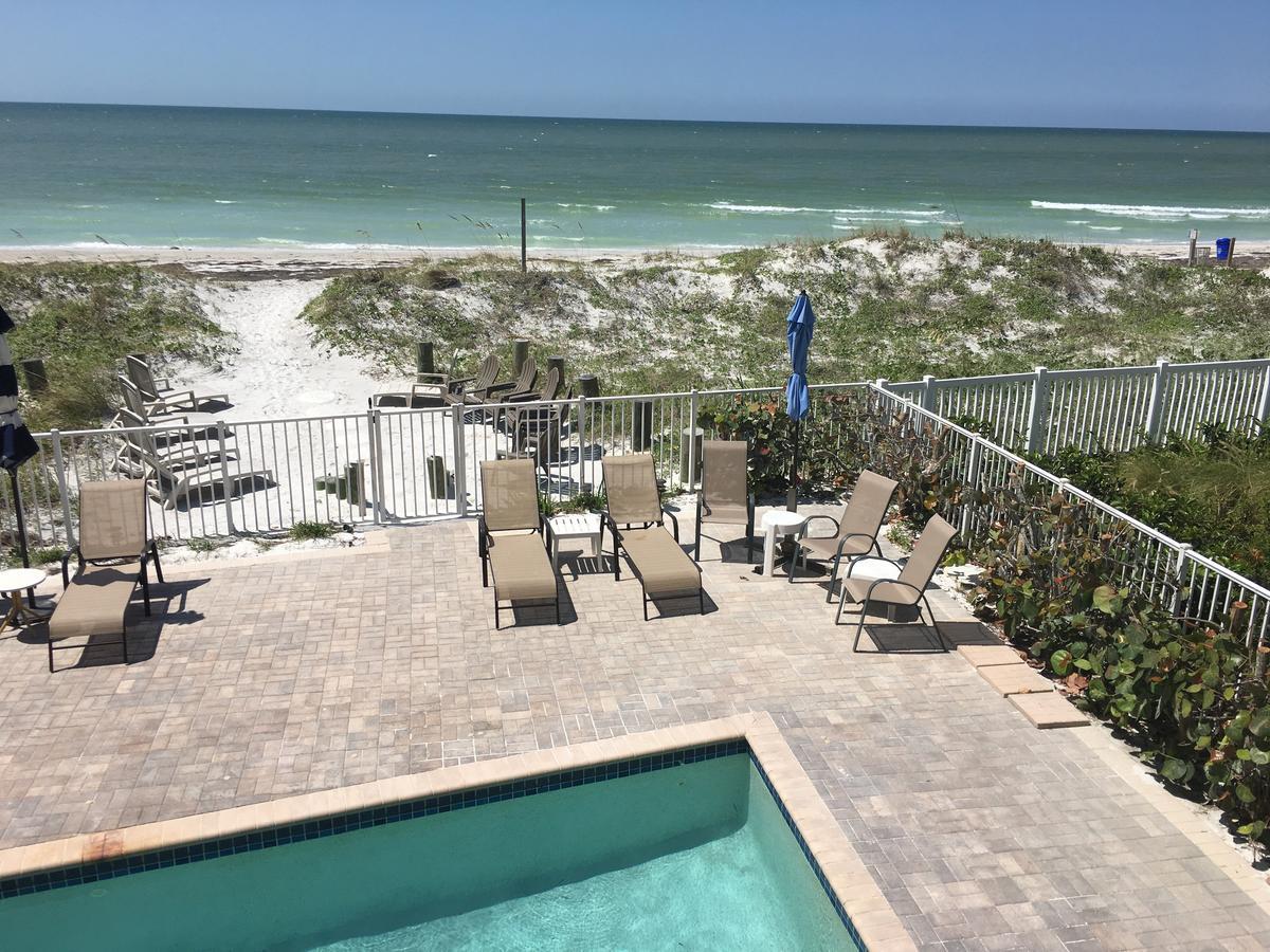 Joyce's Beachfront 3
