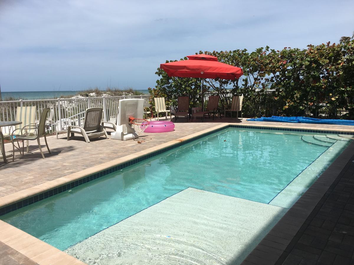 Apartment Joyce's Beachfront 3 *