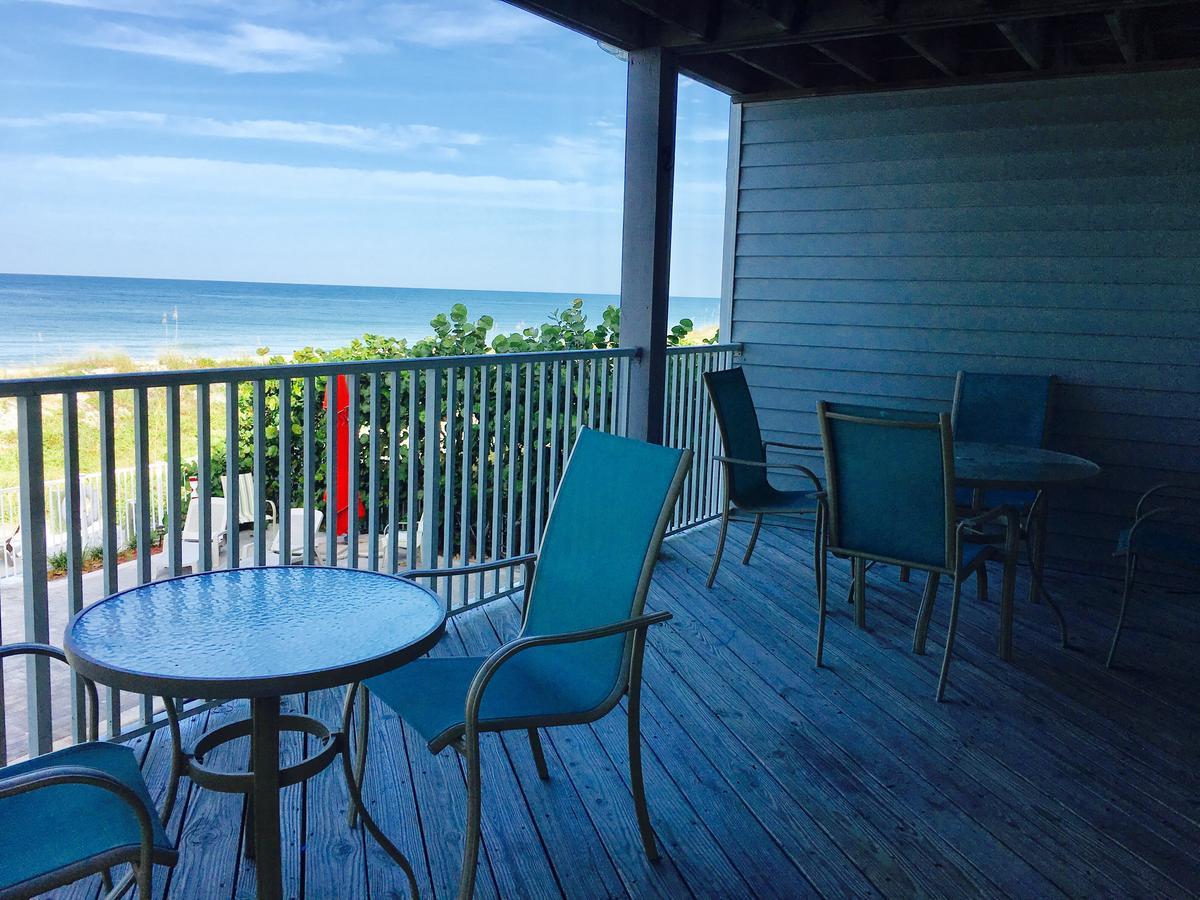 Joyce's Beachfront 3 Apartment *