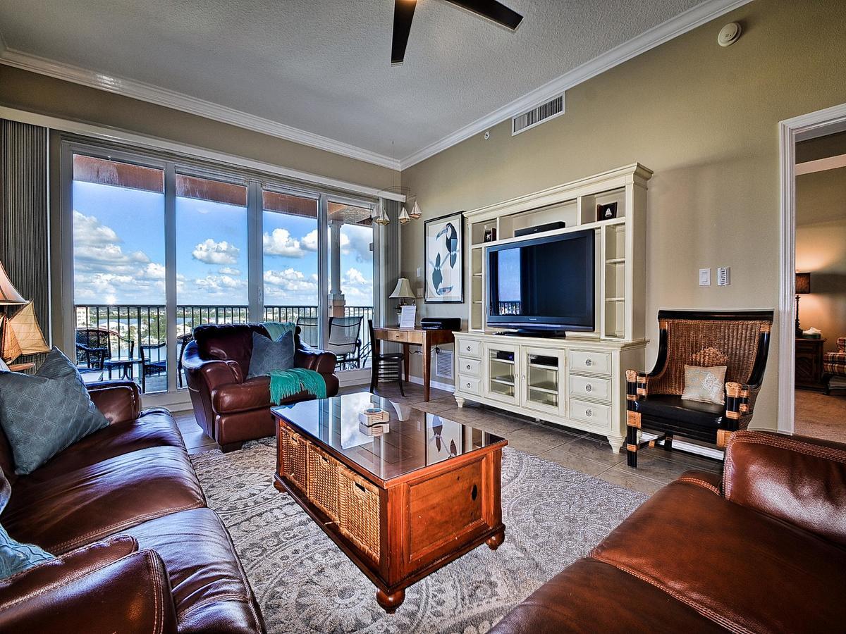 Harborview Grande 705 Apartment