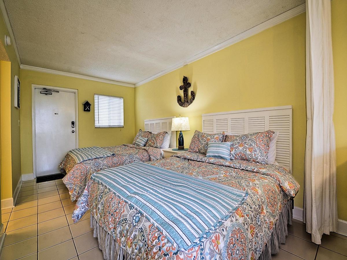 Bayside 18 * Clearwater Beach