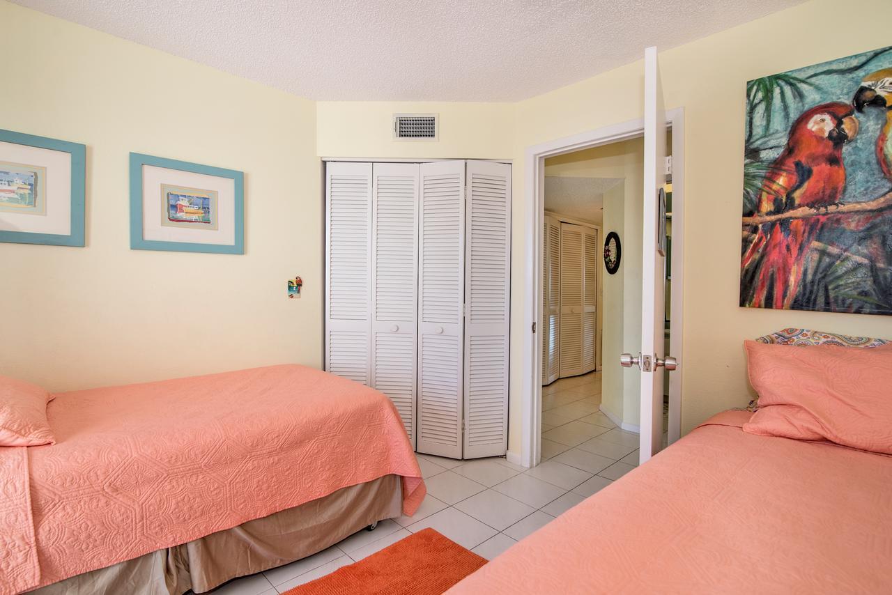 Joyce's Beachfront 3 * Clearwater Beach