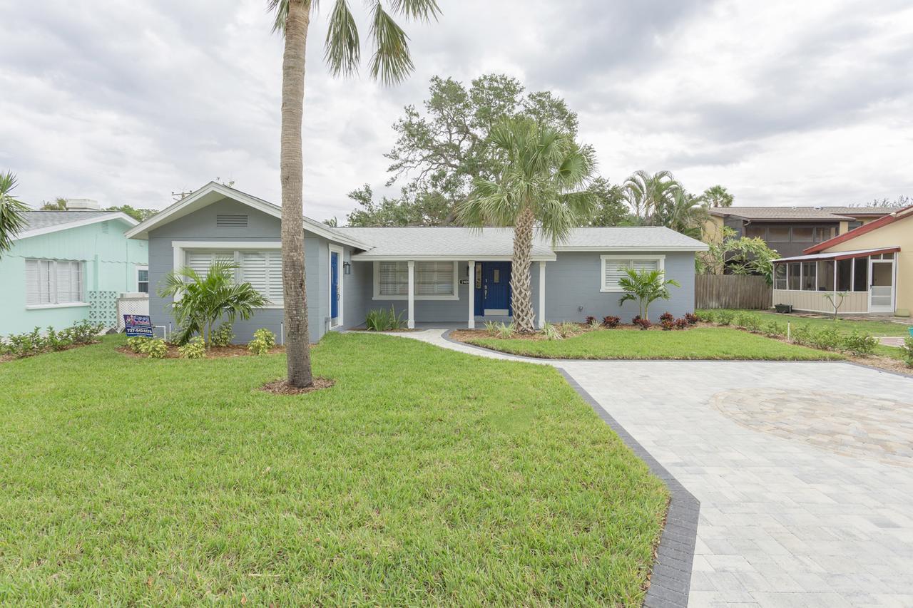Salt And Sand Vacation Cottages Clearwater Beach