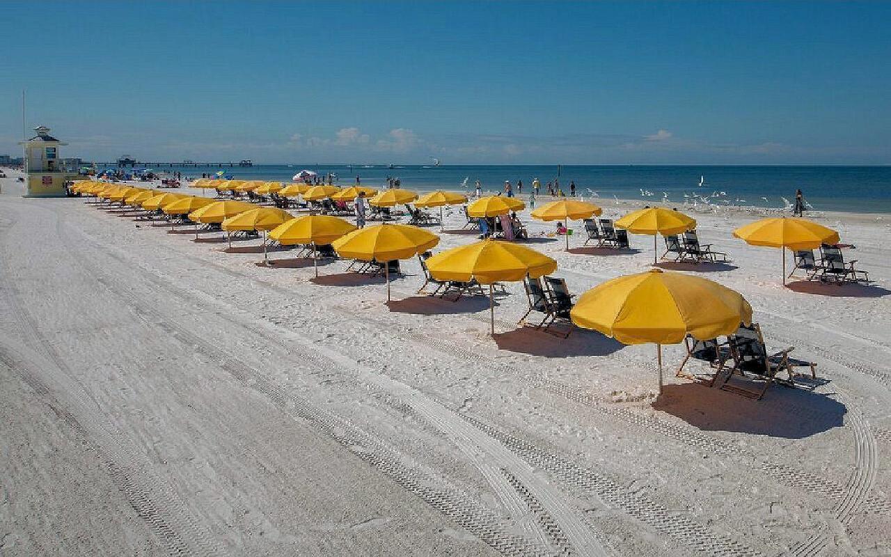 Luxury 5 Star Water Front 3 Beds 2 Bath Pool Hot-tub And Views * Clearwater Beach