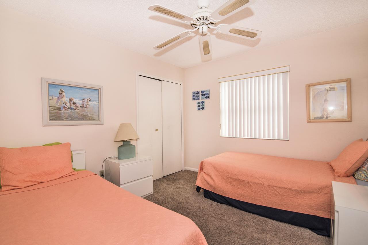 Apartment Joyce's Beachfront 3 *
