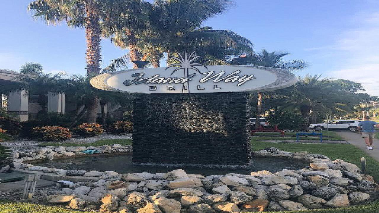 Apartment Luxury 5 Star Water Front 3 Beds 2 Bath Pool Hot-tub And Views