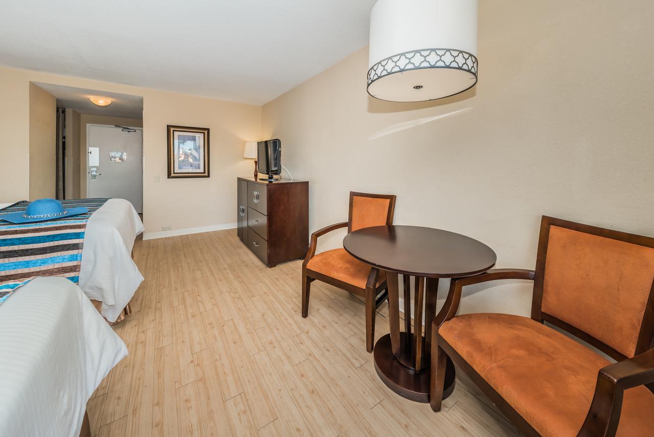 Hotel Dreamview Beachfront &