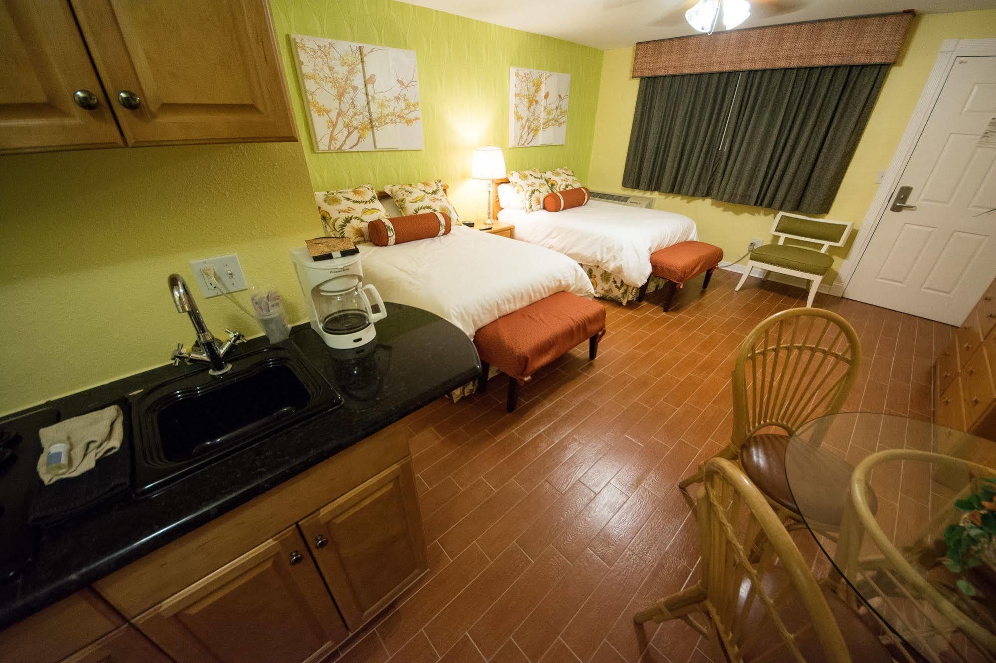 Hotel Camelot