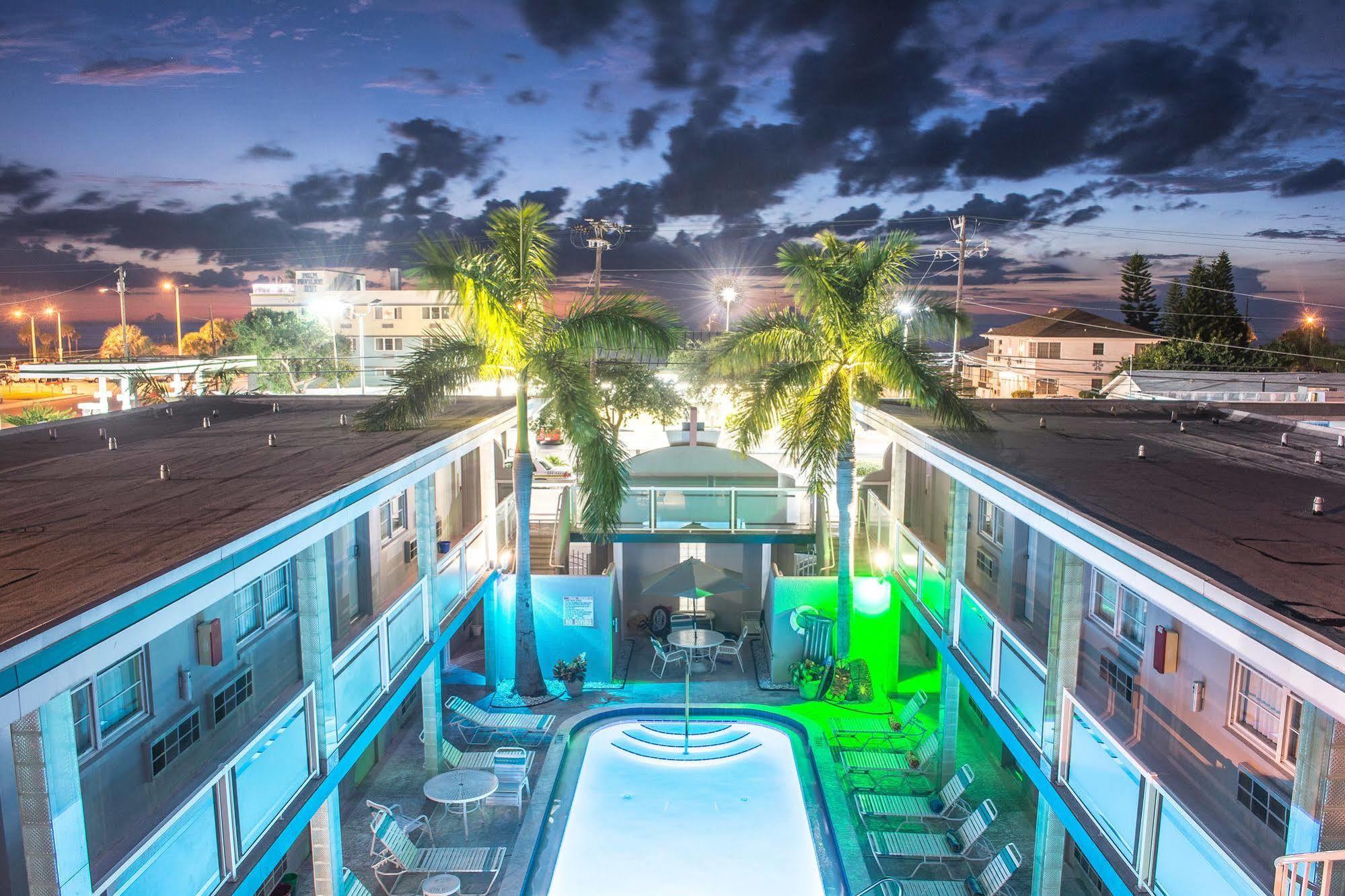 Hotel Camelot Clearwater Beach