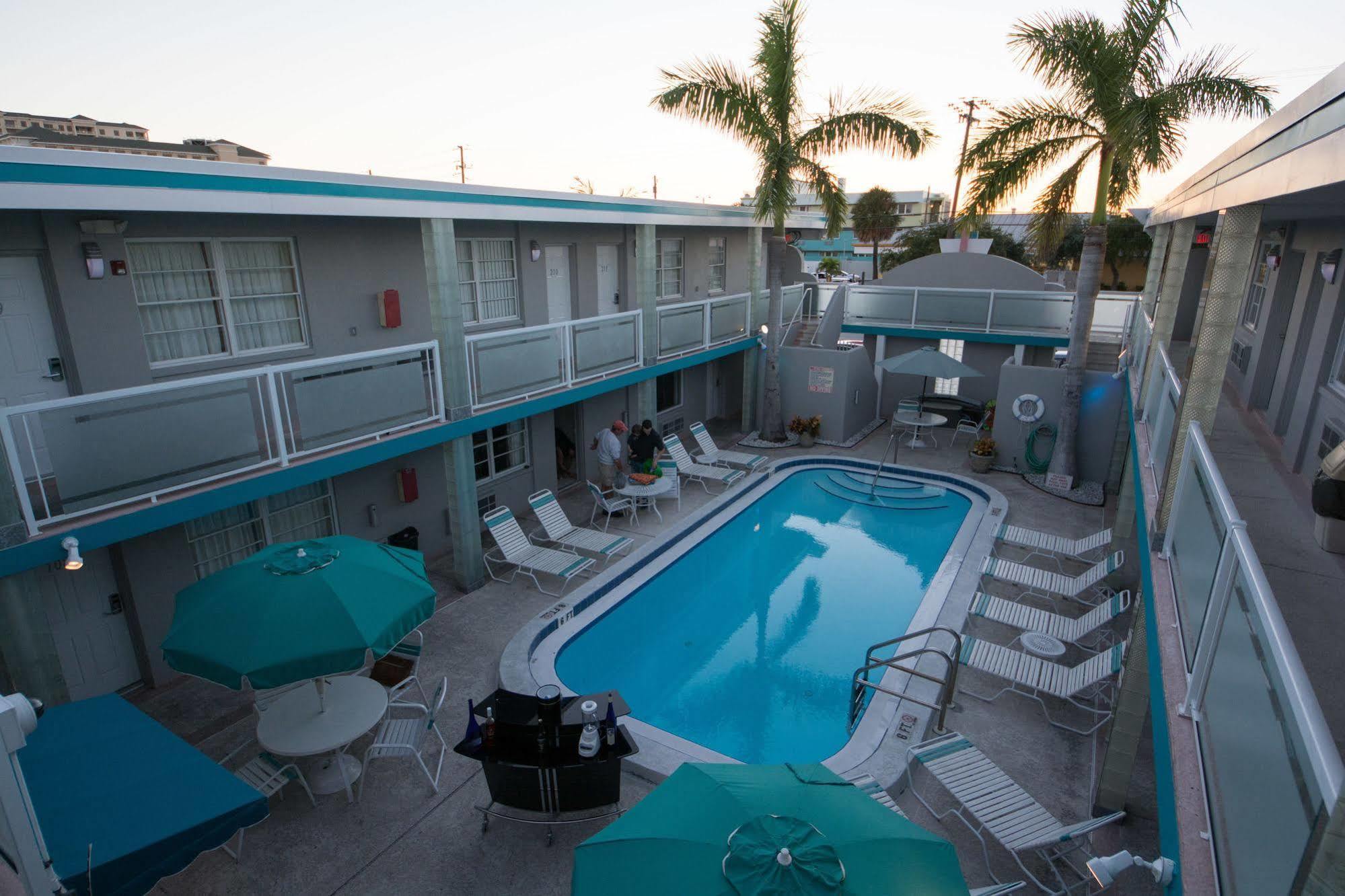 Hotel Camelot Clearwater Beach